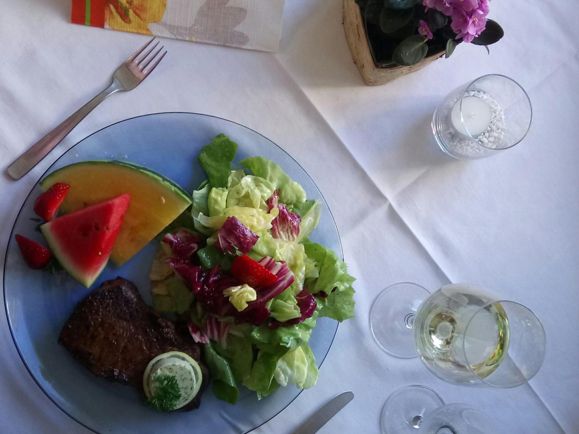 Gasthaus Zum Kreuz グラーフェンハウゼン エクステリア 写真