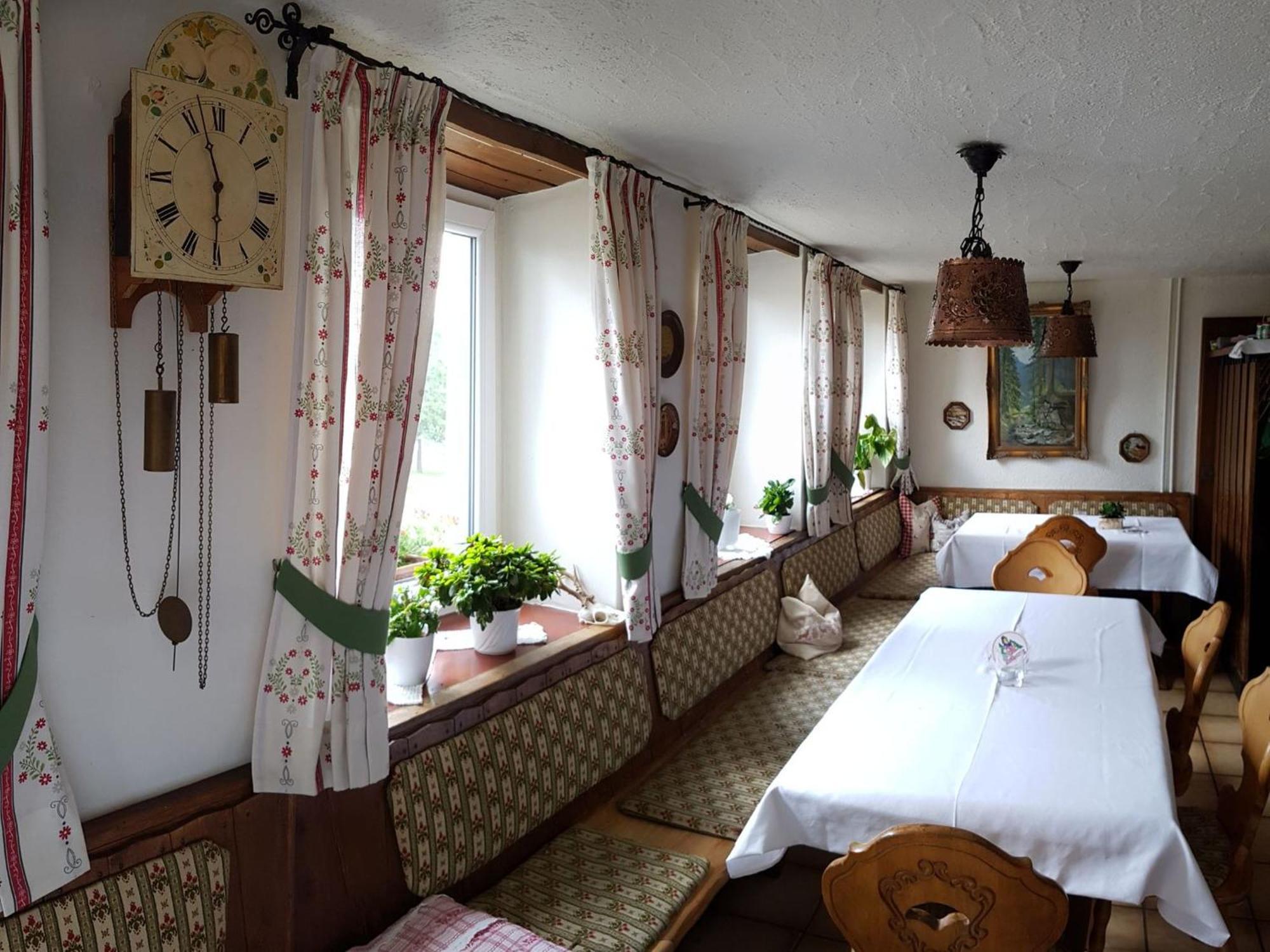 Gasthaus Zum Kreuz グラーフェンハウゼン エクステリア 写真